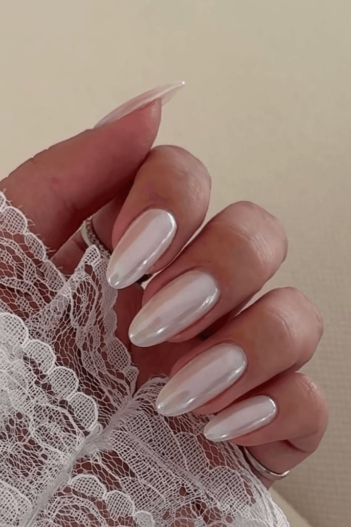 Medium Almond Milky White Chrome Nails Medium Almond Milky White Chrome Nails — White Nails