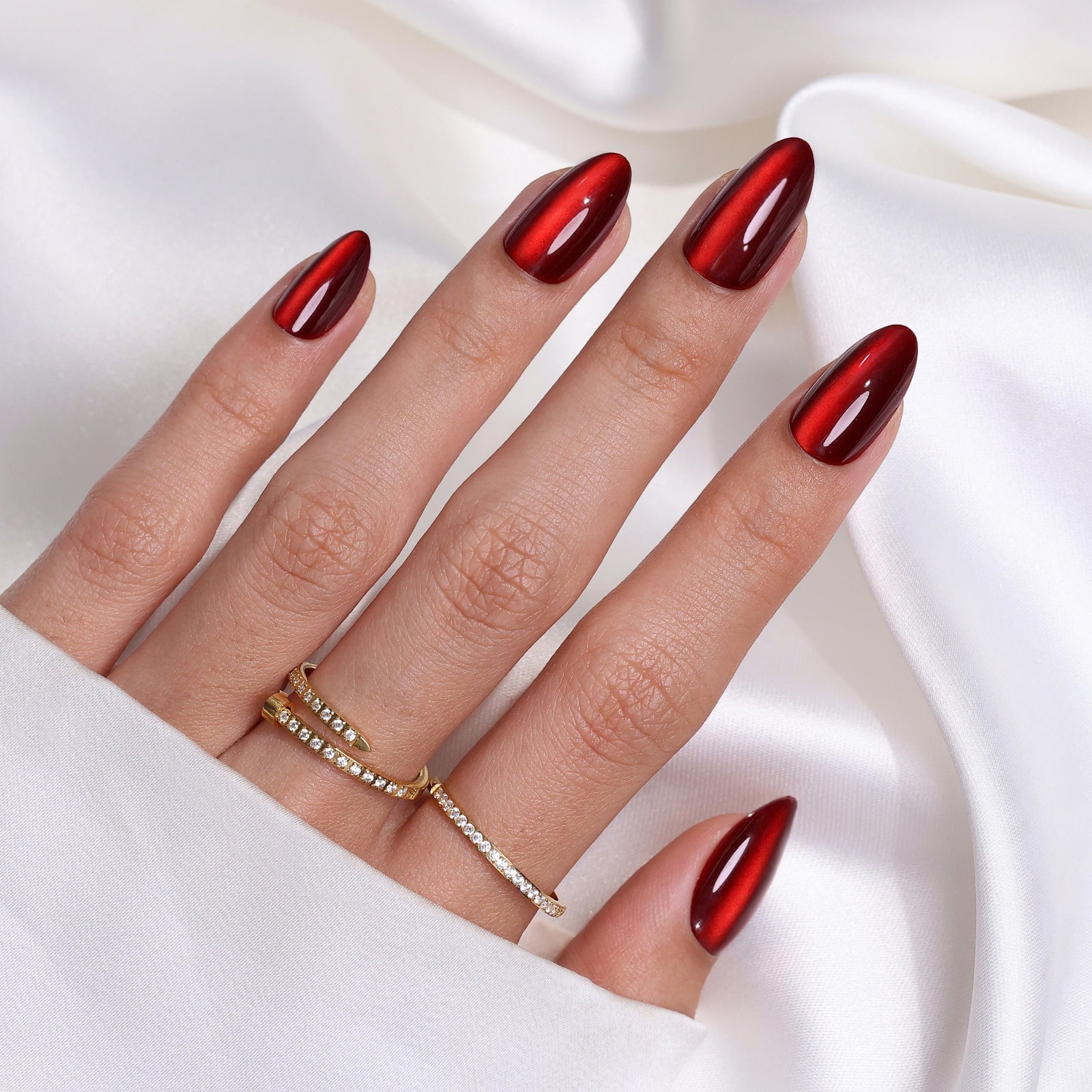 Metallic Red-Brown Cat-Eye Medium Sharp Nails Metallic Red-Brown Cat-Eye Medium Sharp Nails — Wine Nails