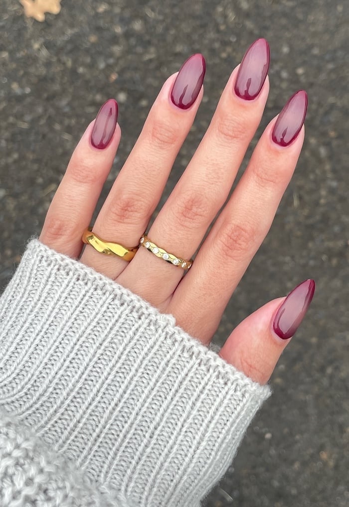 Wine Red Aura Effect Short Almond Nails Wine Red Aura Effect Short Almond Nails — Wine Nails