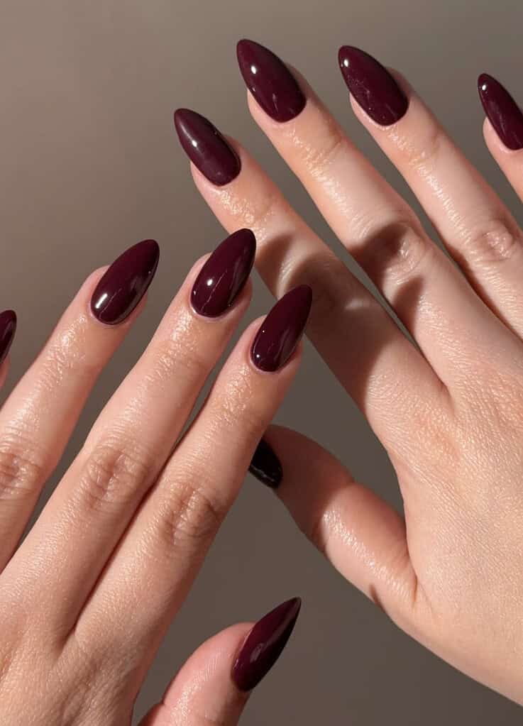 Glitter Deep Wine Medium Almond Nails, миндаль Glitter Deep Wine Medium Almond Nails, миндаль — Wine Nails