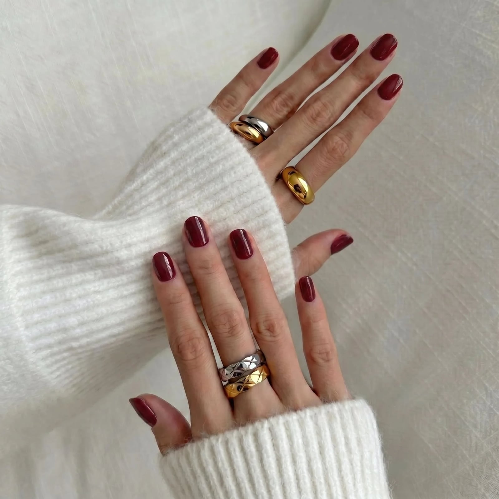 Deep Glossy Wine Red Short Oval Nails With короткие овальные ногти Deep Glossy Wine Red Short Oval Nails With короткие овальные ногти — Wine Nails