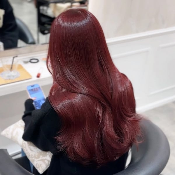 Deep Wine Red Loose Flowing Waves Deep Wine Red Loose Flowing Waves — Wine Red Hair
