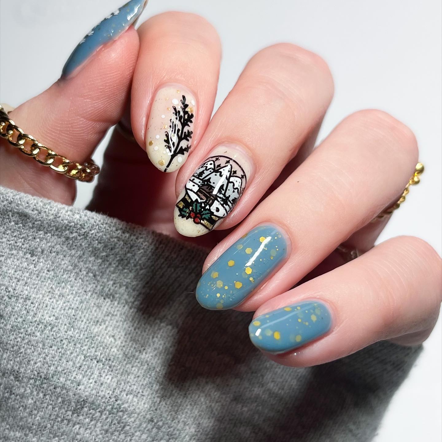 Winter Village Snow Globe Oval Nails