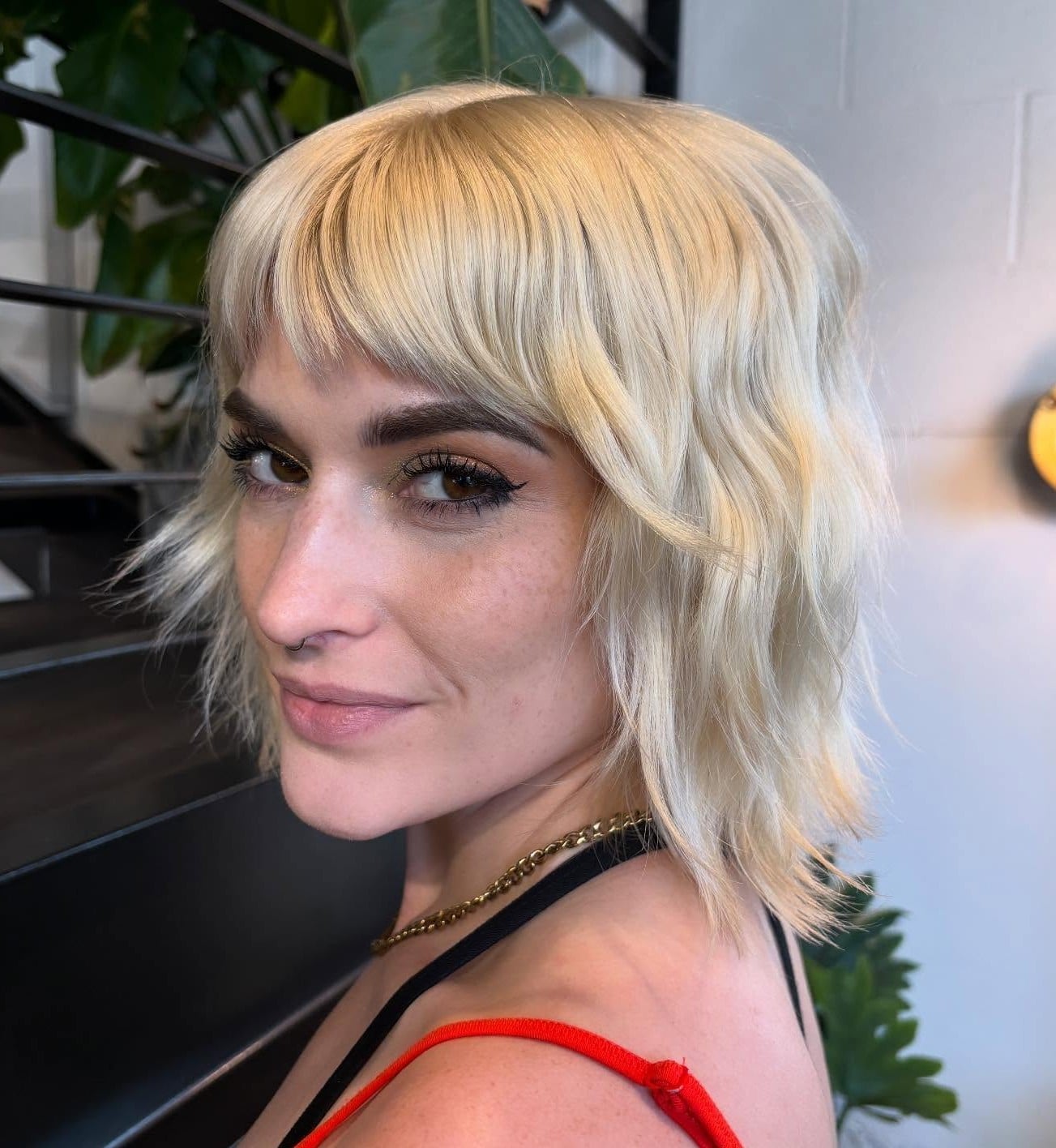 Ash Blonde Collarbone Wolf Cut Short Fringe Ash Blonde Collarbone Wolf Cut Short Fringe