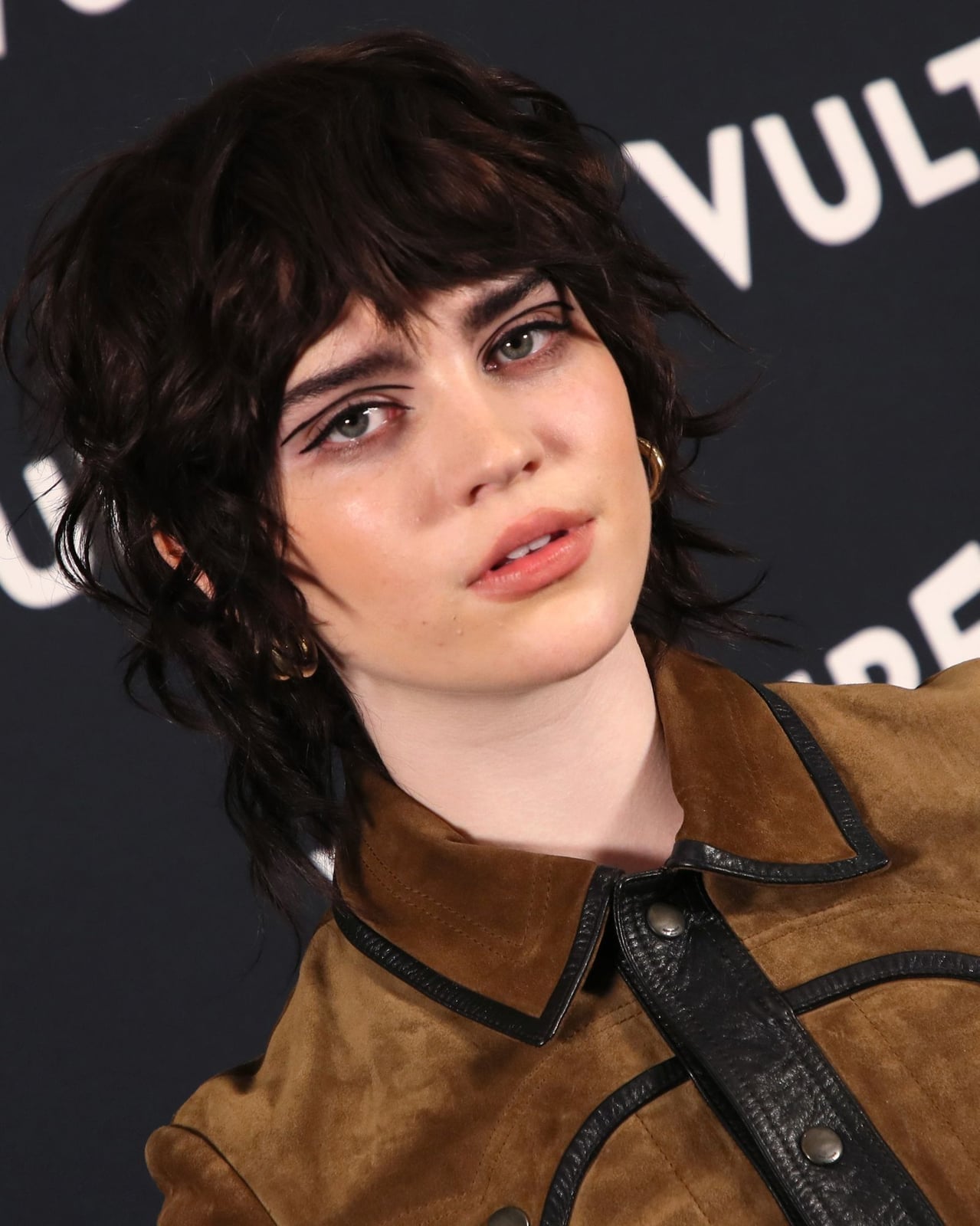 Chin Length Dark Brown Wolf Cut Shaggy Bangs — Wolf Cut Curly Hair