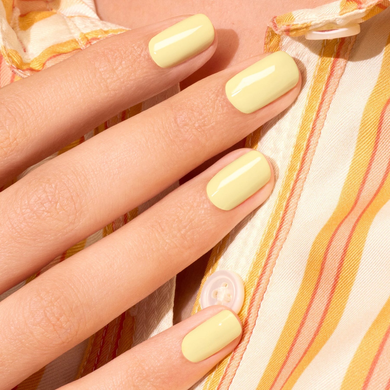 Short Oval Pastel Yellow Glossy Nails — Yellow Nails