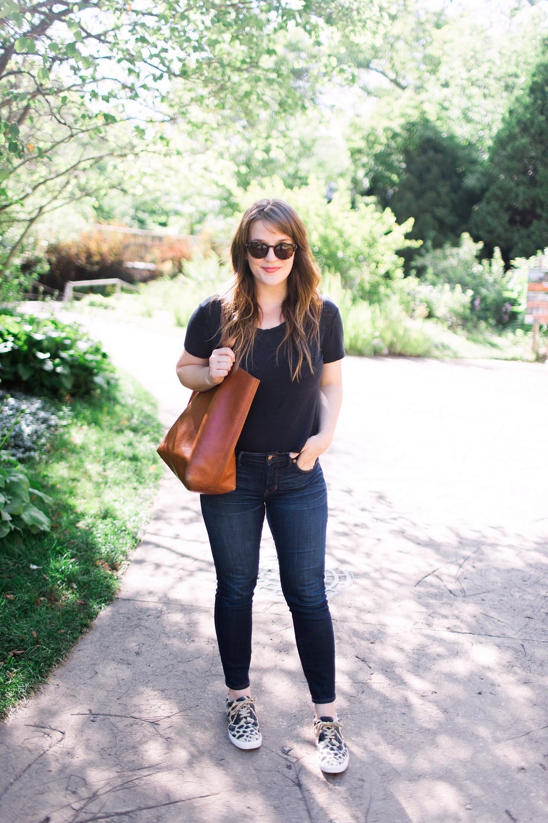 Black T-Shirt and Skinny Jeans with Leopard Sneakers — Zoo Outfits