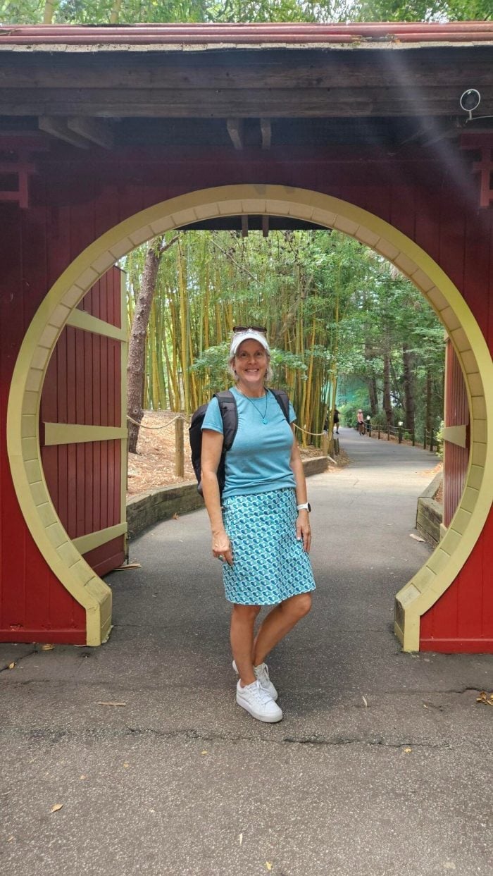 Blue T-Shirt and Geometric Skirt with White Sneakers — Zoo Outfits